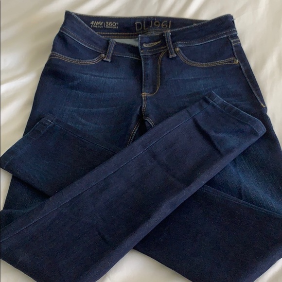 DL1961 Emma Legging Jean - Picture 4 of 4